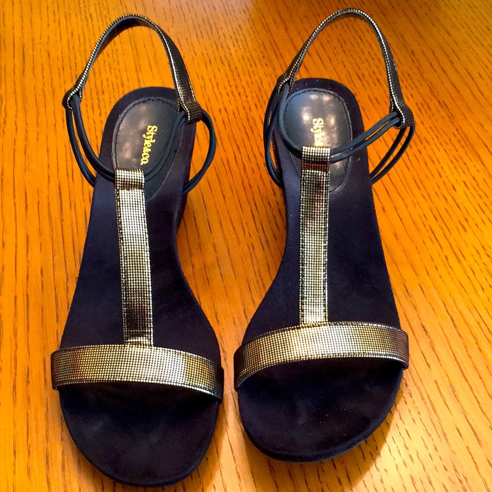 Gold & Black sandals by Style & Co. Low wedge 2 1/2” heel. Very comfortable! 8.5